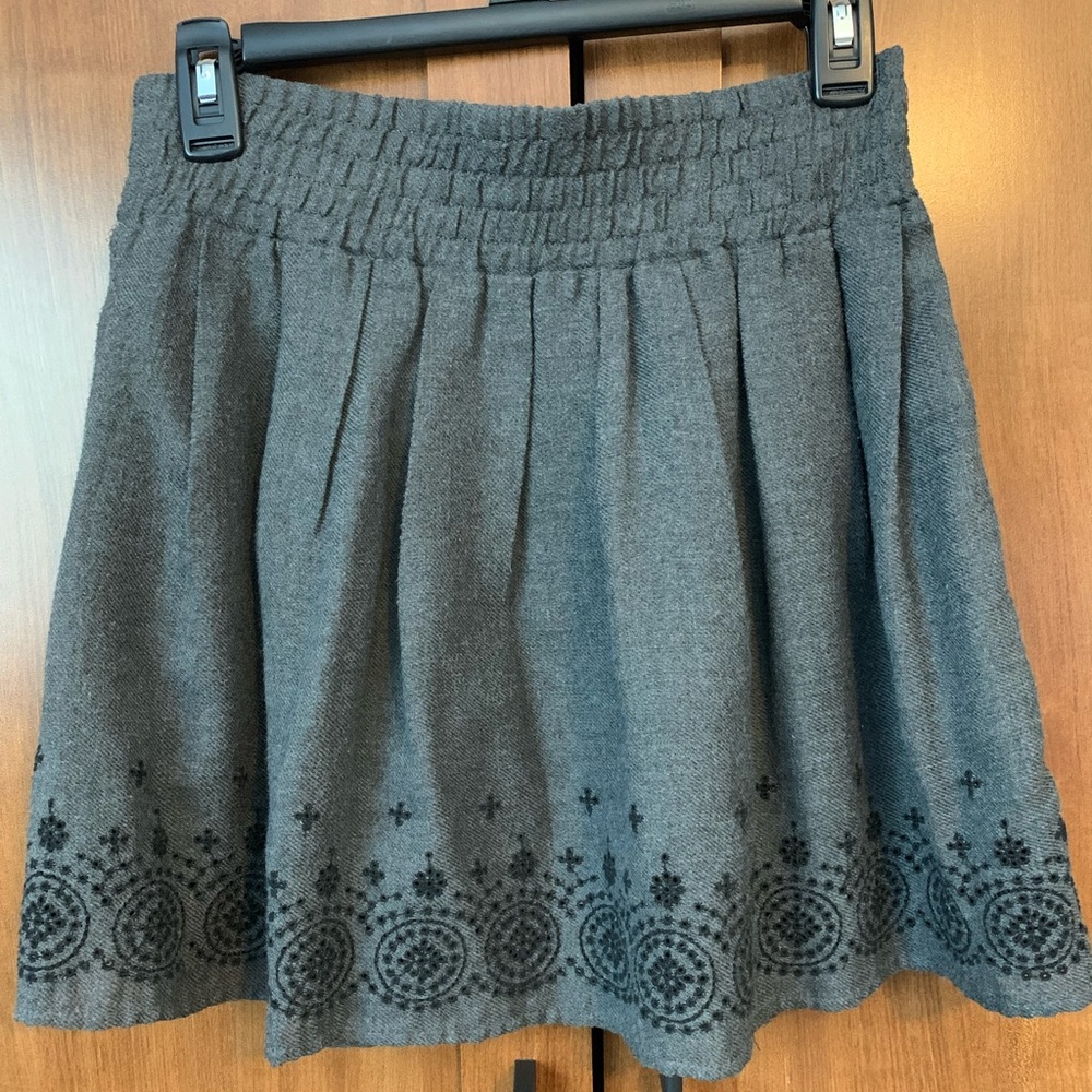 Gray skirt with black detail design